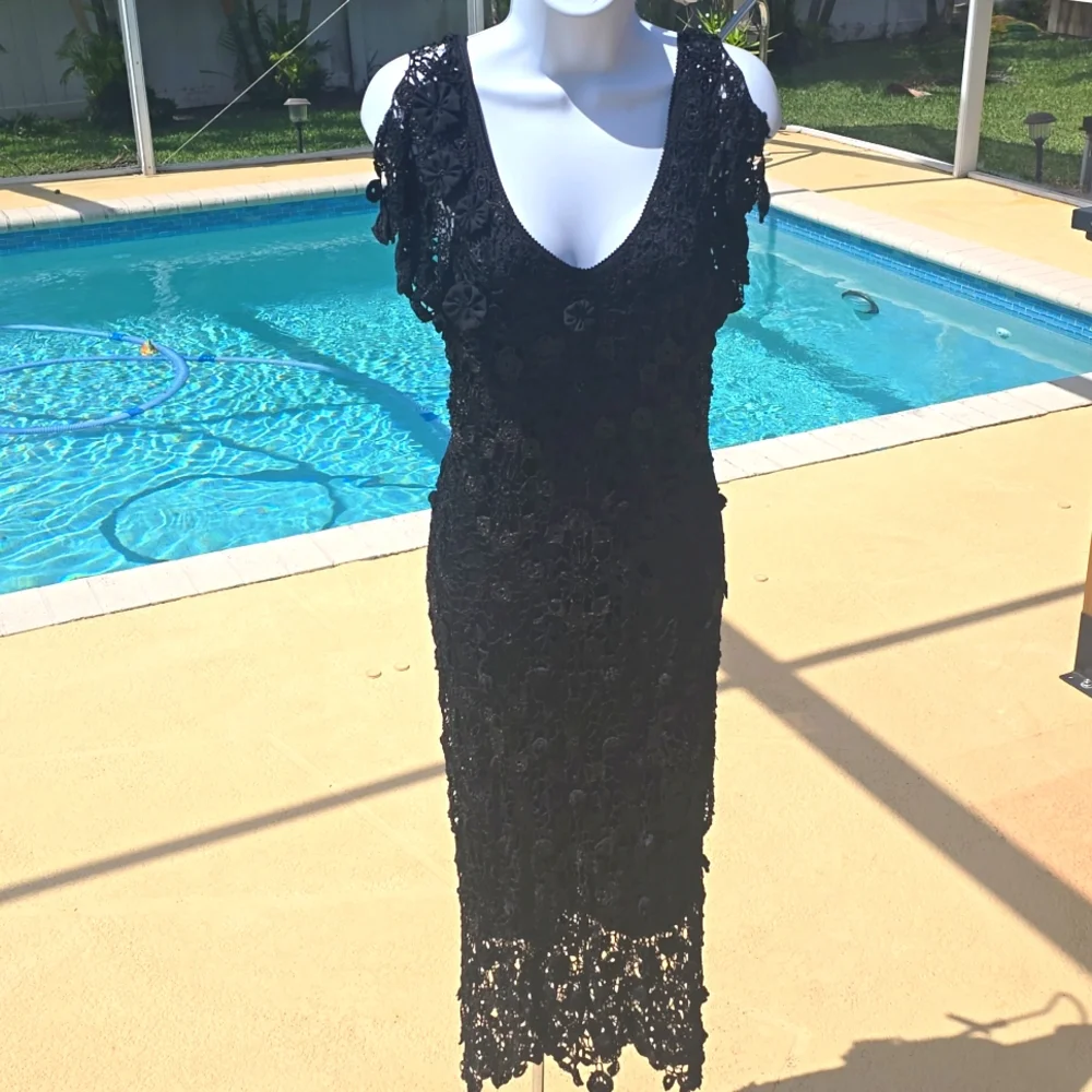 Cartise International Crochet & Beaded Cocktail dress Size: Medium - Picture 1 of 14